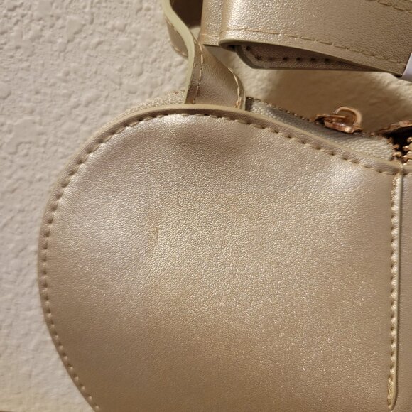 NWT Bebe Heart Purse in Gold - Picture 3 of 6
